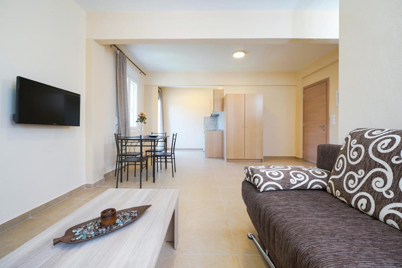 Theodore Apartments Skála Marión Bagian luar foto