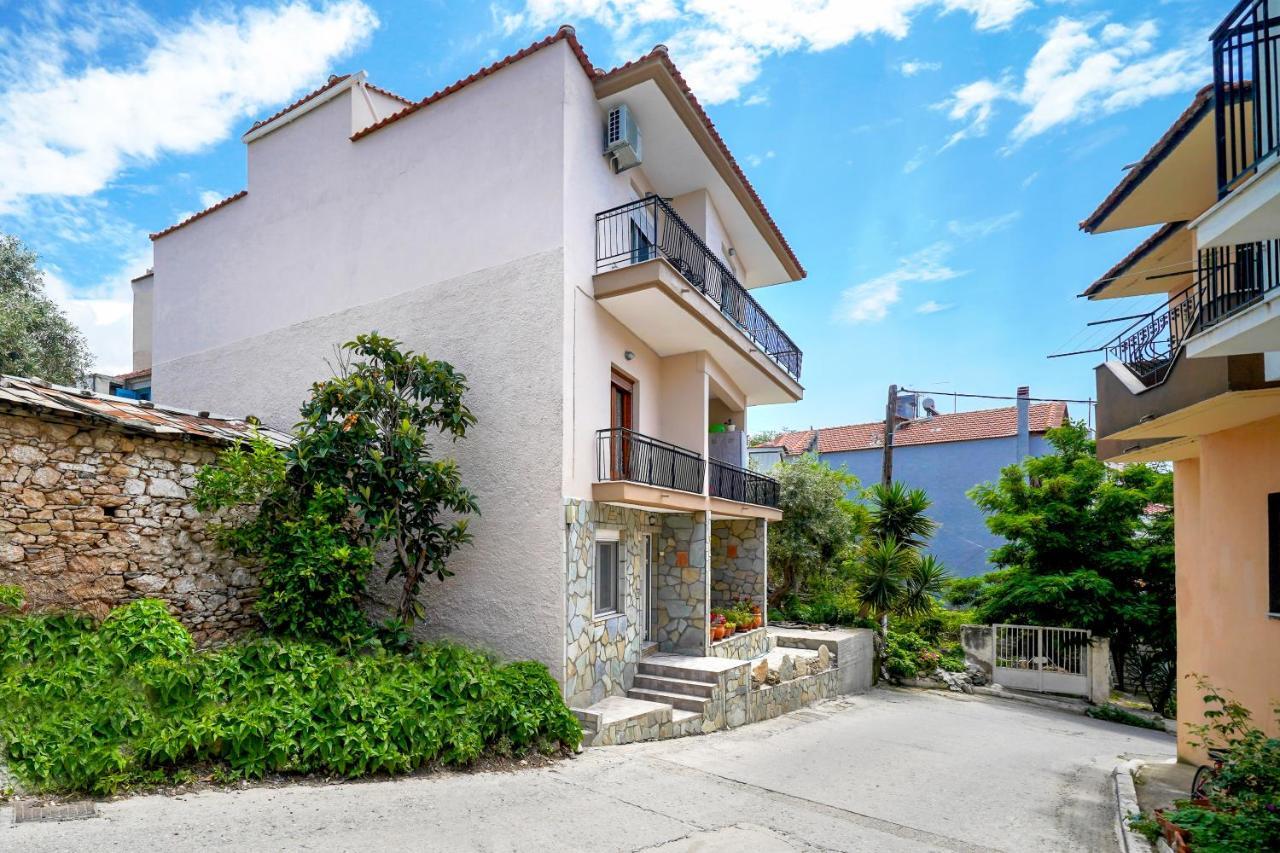 Theodore Apartments Skála Marión Bagian luar foto
